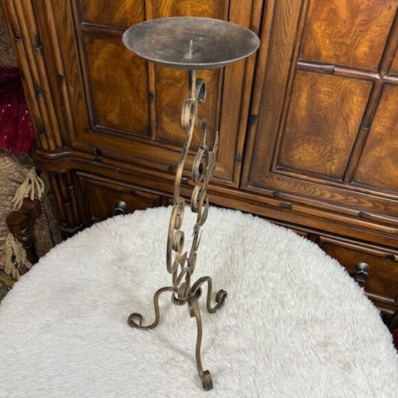 NWOT Baroque Leaf Metal Antiqued Bronze Finished Candle Holder - Picture 3 of 12